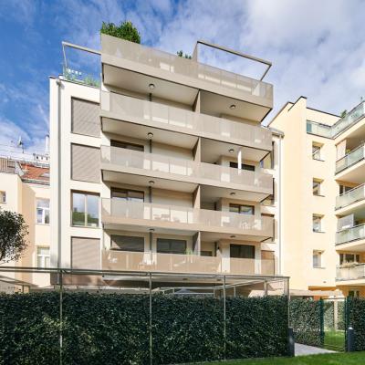 Innenhofansicht mit Balkonen in der Lienfeldergasse, einem Wohnbau mit 14 Wohneinheiten im 16.Bezirk geplant von LCB Planung GmbH